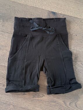 Wilfred Black Biker Shorts, Size S, High Waist